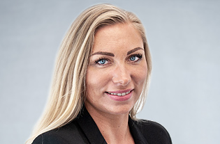 Gesundheits- und Krankenpflegerin Frau Carina Flassig